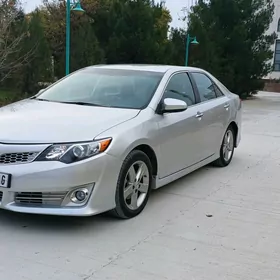 Toyota Camry 2013