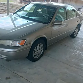 Toyota Camry 1999