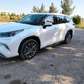 Toyota Highlander 2021