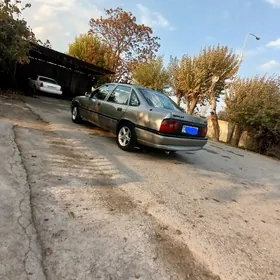 Opel Vectra 1990