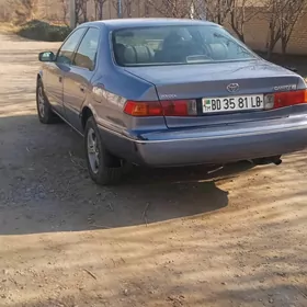 Toyota Camry 2001