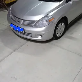 Nissan Versa 2012