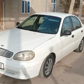 Daewoo Lanos 1998