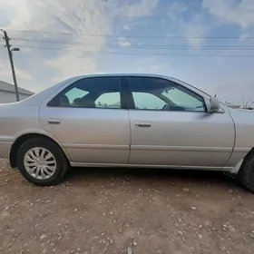 Toyota Camry 2000