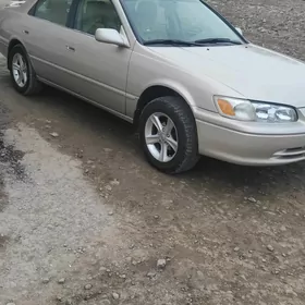 Toyota Camry 1999