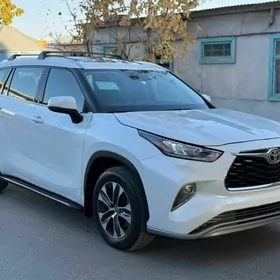 Toyota Highlander 2020