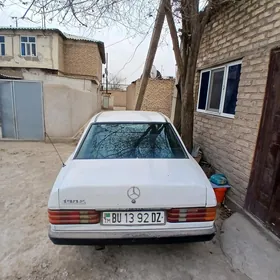 Mercedes-Benz 190E 1987