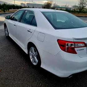 Toyota Camry 2014