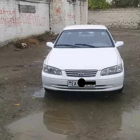 Toyota Camry 2000