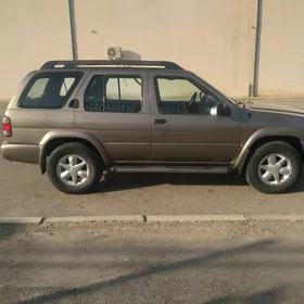 Nissan Pathfinder 2002