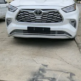 Toyota Highlander 2021