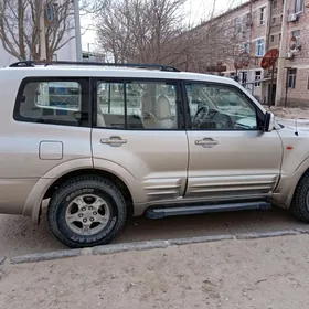 Mitsubishi Pajero 2002