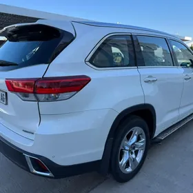 Toyota Highlander 2018