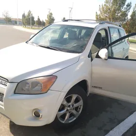 Toyota RAV4 2011