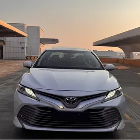 Toyota Camry 2018