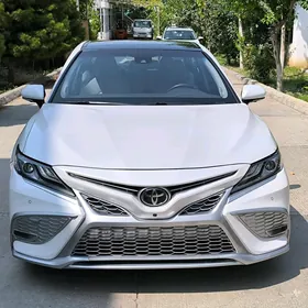 Toyota Camry 2018