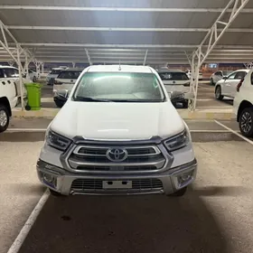 Toyota Hilux 2021