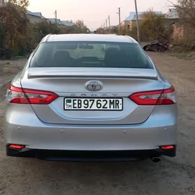 Toyota Camry 2019