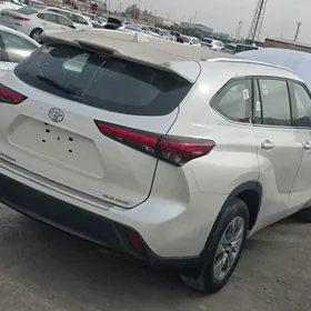 Toyota Highlander 2020