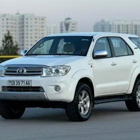 Toyota Fortuner 2011