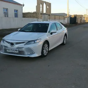 Toyota Camry 2019