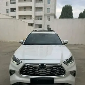 Toyota Highlander 2021