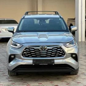 Toyota Highlander 2021