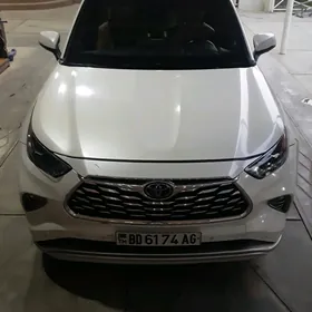 Toyota Highlander 2021