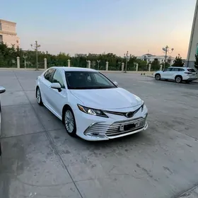 Toyota Camry 2020