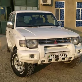 Mitsubishi Pajero 1998