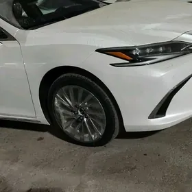 Lexus ES 350 2024