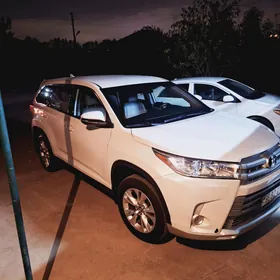 Toyota Highlander 2019