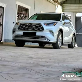 Toyota Highlander 2022