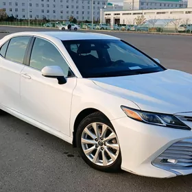 Toyota Camry 2018