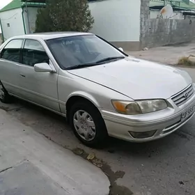 Toyota Camry 2001