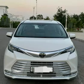 Toyota Sienna 2021