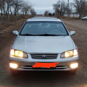 Toyota Camry 1999