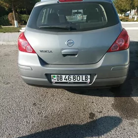 Nissan Versa 2012