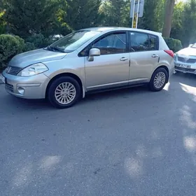 Nissan Versa 2008