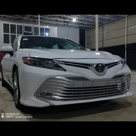 Toyota Camry 2019