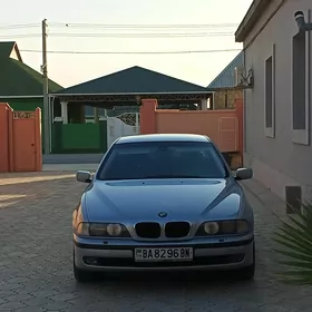 BMW E39 2000