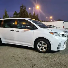 Toyota Sienna 2020