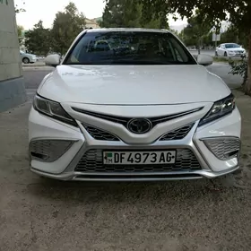 Toyota Camry 2019