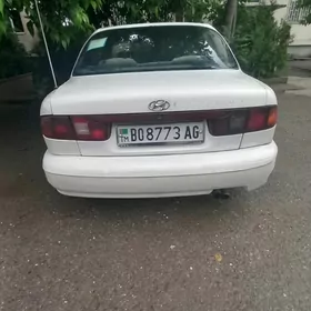 Hyundai Sonata 1996