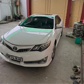 Toyota Camry 2014