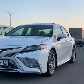 Toyota Camry 2021