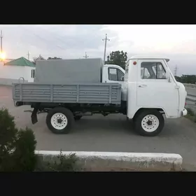 UAZ 452 2005