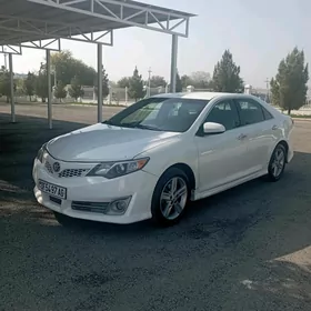 Toyota Camry 2014