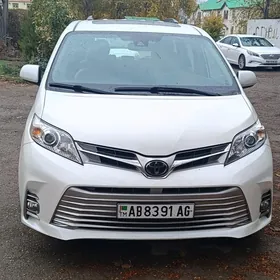 Toyota Sienna 2019