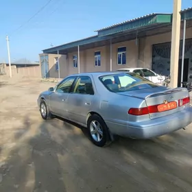 Toyota Camry 2000